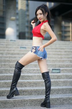 桌子上做运动